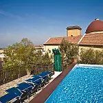 Celentano Apartahotel